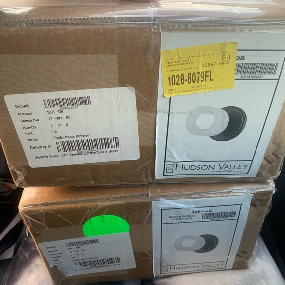 Unique Hudson Valley Centerport 4.5” Bathroom / vanity light / home / elegant - Picture 4 of 6